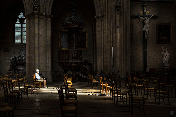 Dijon Chiaroscuro 40 x 60 2/15