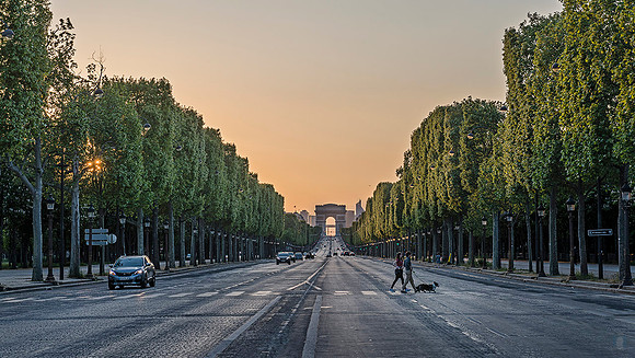 20200423 INSTA Champs Elysee April in a locked-down Paris 3621 Photo © Ludo Segers
