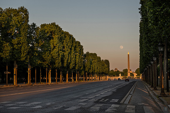 20200506 Champs Elysee at night during lockdown 4013 Photo © Ludo Segers